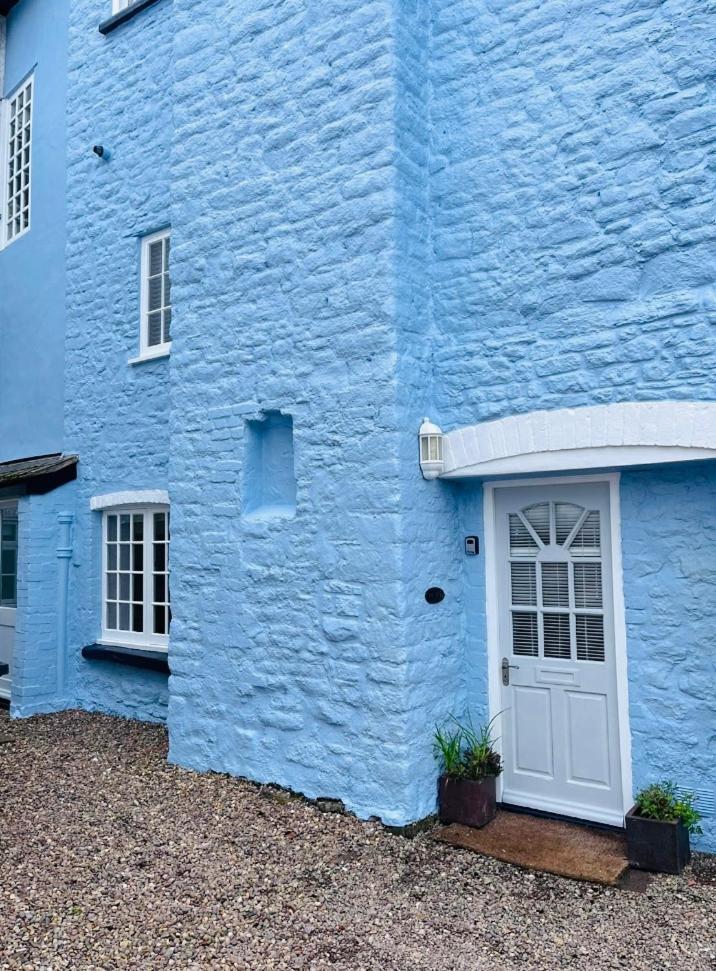 Relaxing Riverside Retreat, On Wye Apartment *