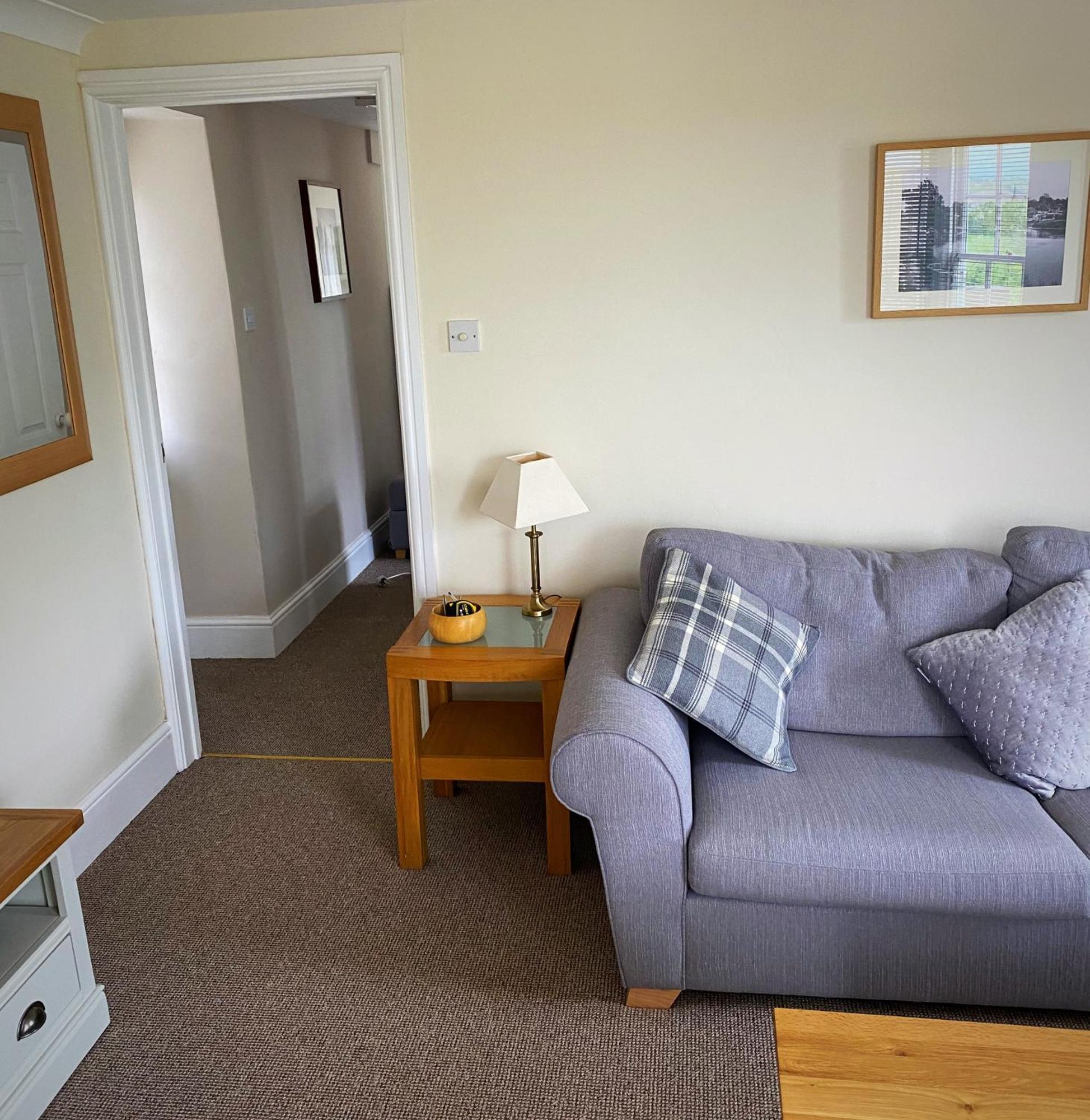 Relaxing Riverside Retreat, On Wye Apartment *